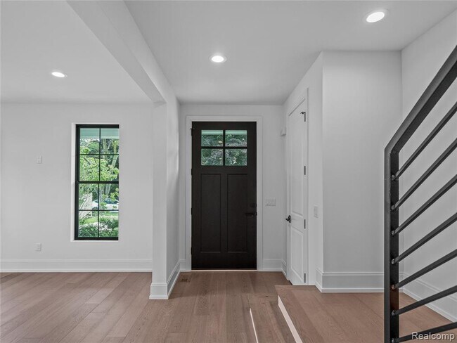Photo - 887 Redding Rd