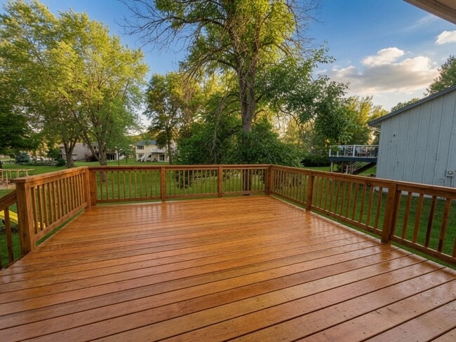 Building Photo - Freshly Updated 3bed 2bath Home in Gorgeous Maple Grove Neighborhood