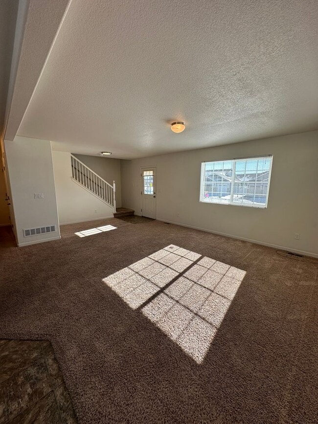 Photo - 3 BEDROOM 2.5 BATHROOM SADDLE RIDGE TOWNHOUSE