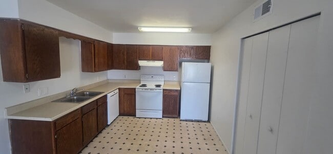 Photo - 590 W 18th Ave Unit 3