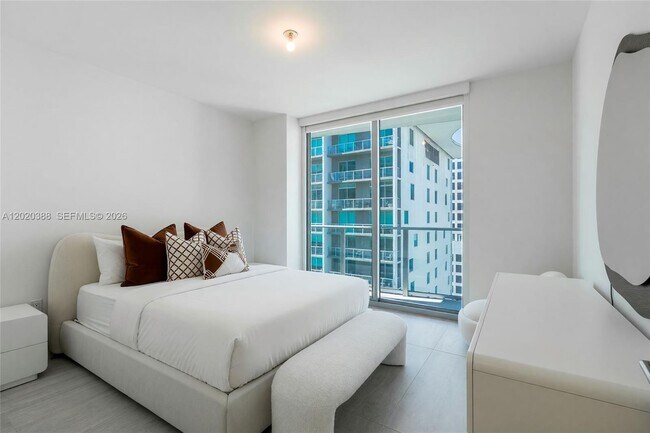 Photo - 77 SE 5th St Unit 3914