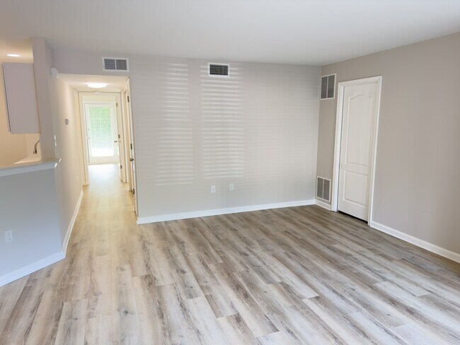 Photo - 185 Lindfield Cir Unit 185 Lindfield Circle