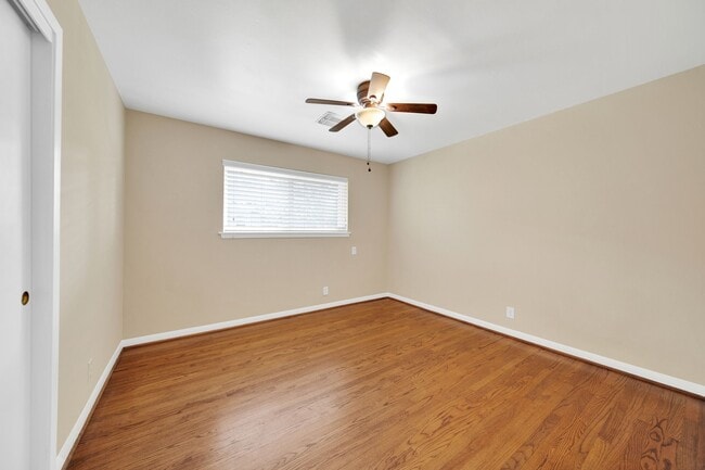 Photo - 1607 Willowby Dr