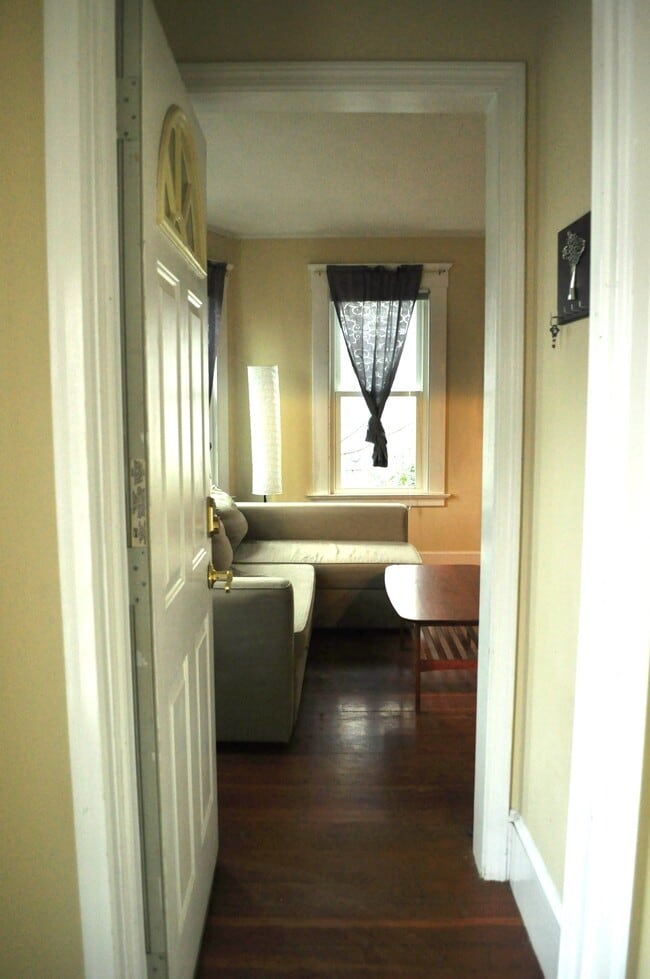 Photo - 592 Central Avenue Unidad Apt 1