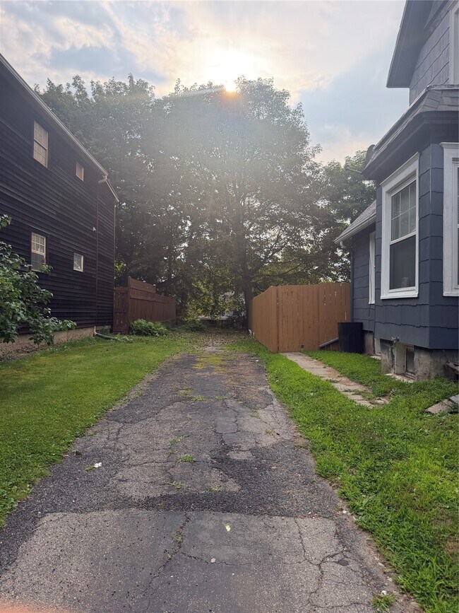 72 St Charles St