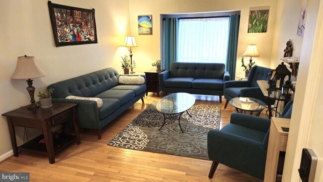 Photo - 13107 Hugo Pl