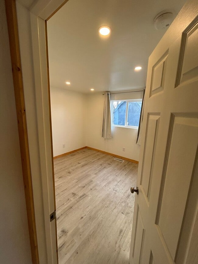 Photo - 156-166 A St W (CG) Unidad 166 A St W