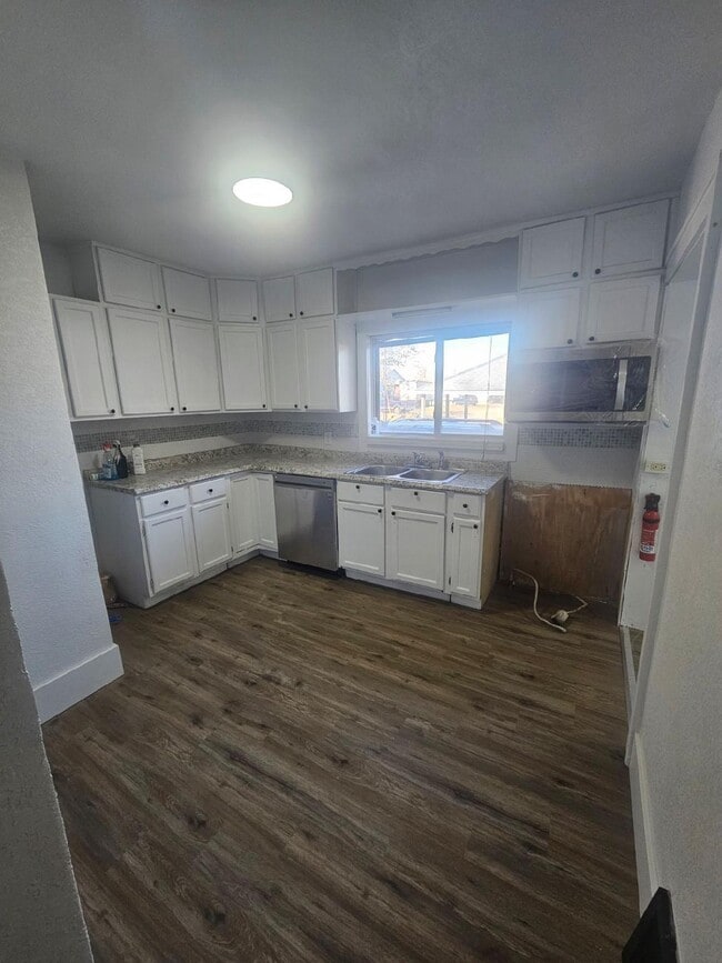 440 Dawson St