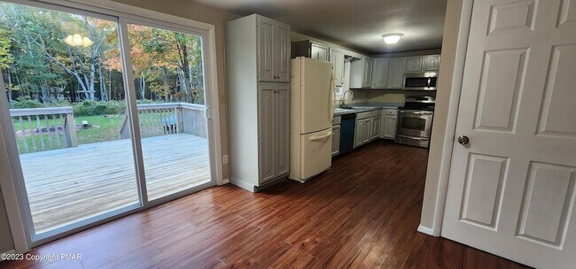 Photo - 172 Shannon Dr