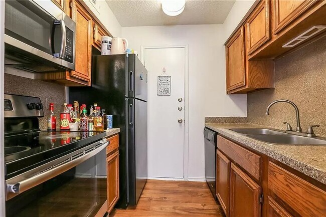 1808 Rio Grande St Condo Unit 10 - Image