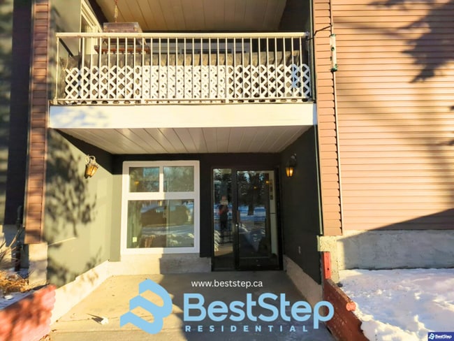 Photo - 10837-10117 117 St NW