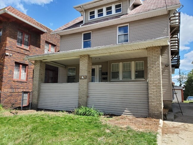 Photo - 115 Dawes Ave