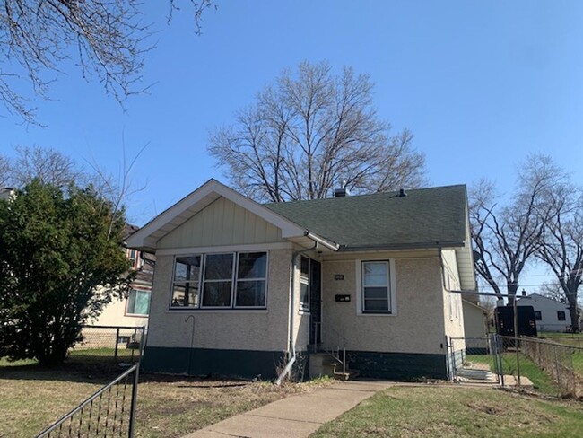 Charming 2+ Bedroom Single Family on a gre... - Charming 2+ Bedroom Single Family on a gre... Casa