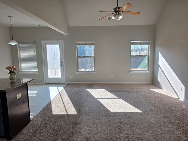 Photo - Beautiful 4 bed 2.5 bath home located in Cartersville