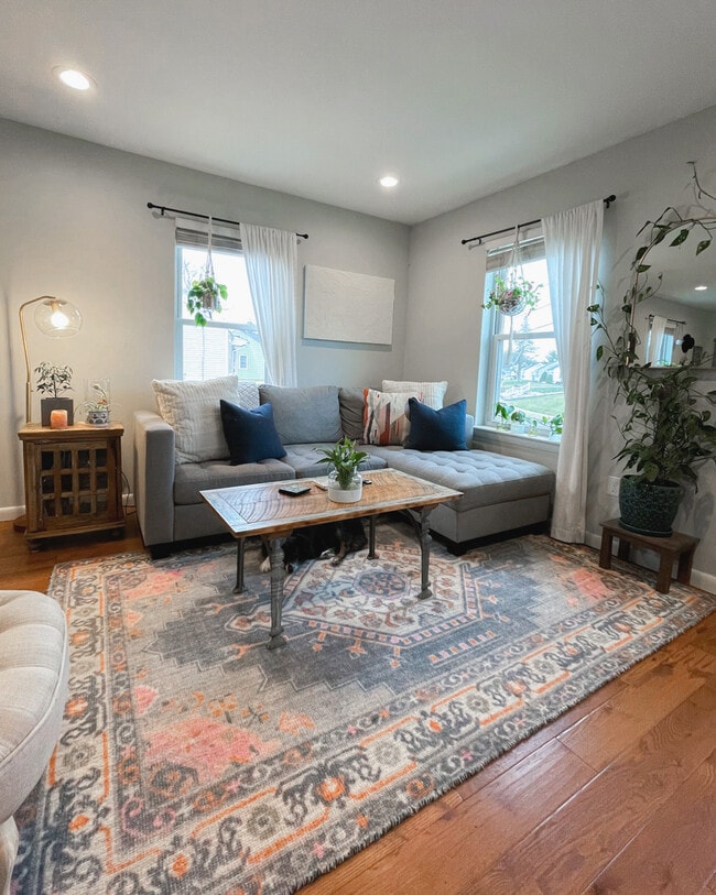 Photo - 117 Hollister Dr