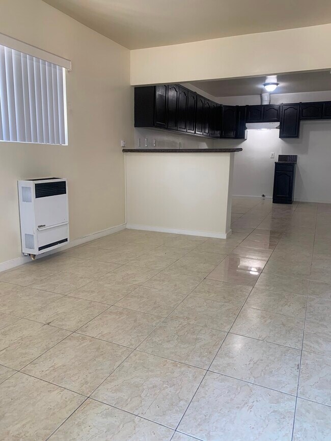 Photo - 11015 S San Pedro St Unidad 11015