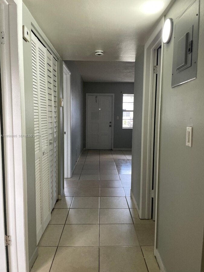 Photo - 5440 SW 38th Ct