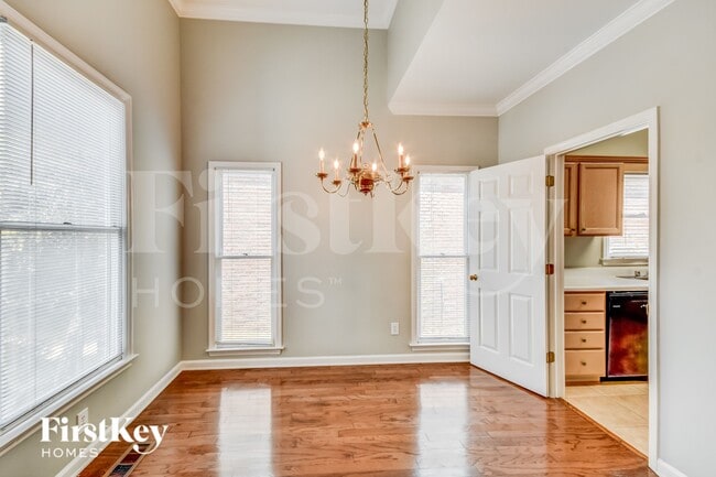 Photo - 329 Dulaine Cove