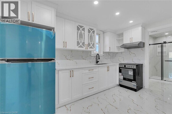 Photo - 581 Lancaster St W Unit 1