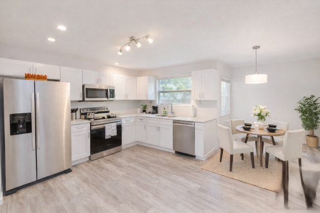 Photo - 1409 E Waters Ave