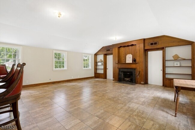 62 Gaston Rd
