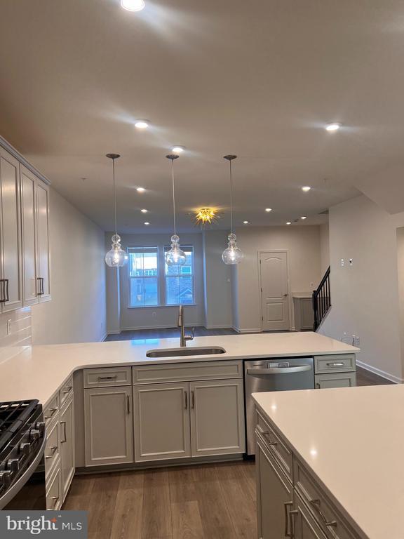 Photo - 8220 Longford Rd