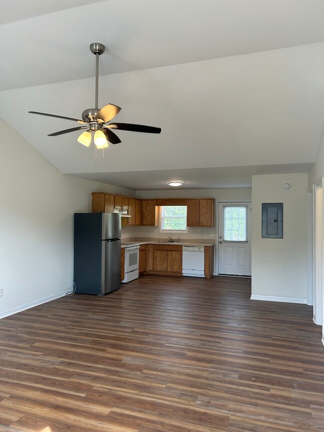 Photo - 63 Farm View Cir