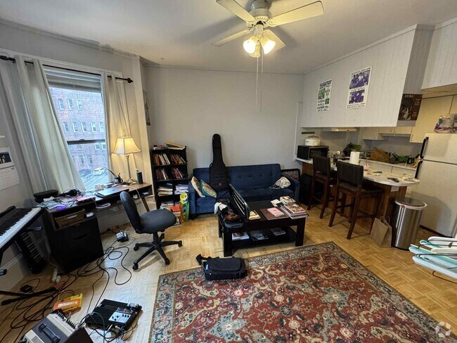 Building Photo - 288 Newbury St Unit 1 Rental