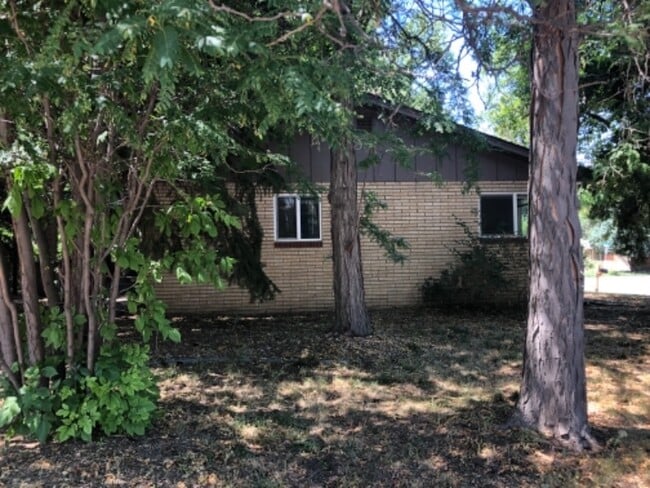 Photo - 633 E Stuart St