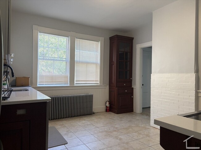 Photo - 92 Mt Auburn St