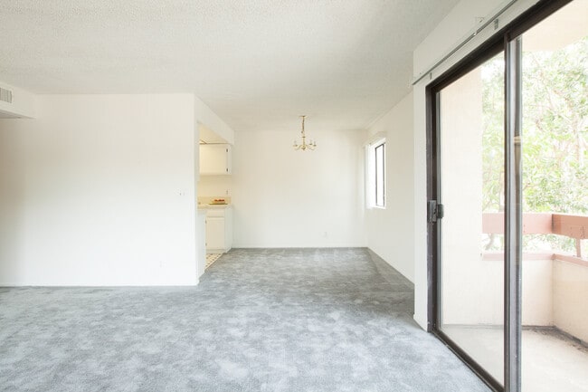 Photo - 601 Westholme Ave