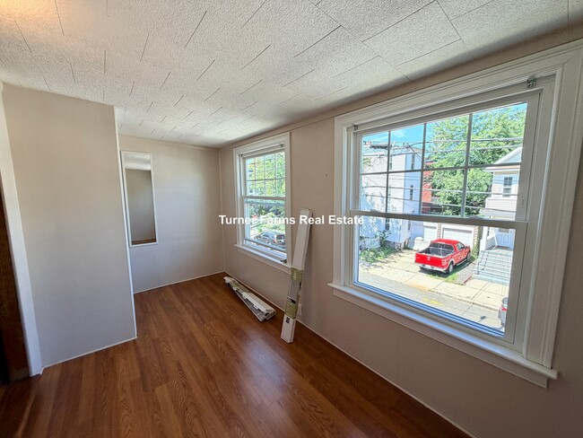 Photo - 158 W Adams St Unit 2