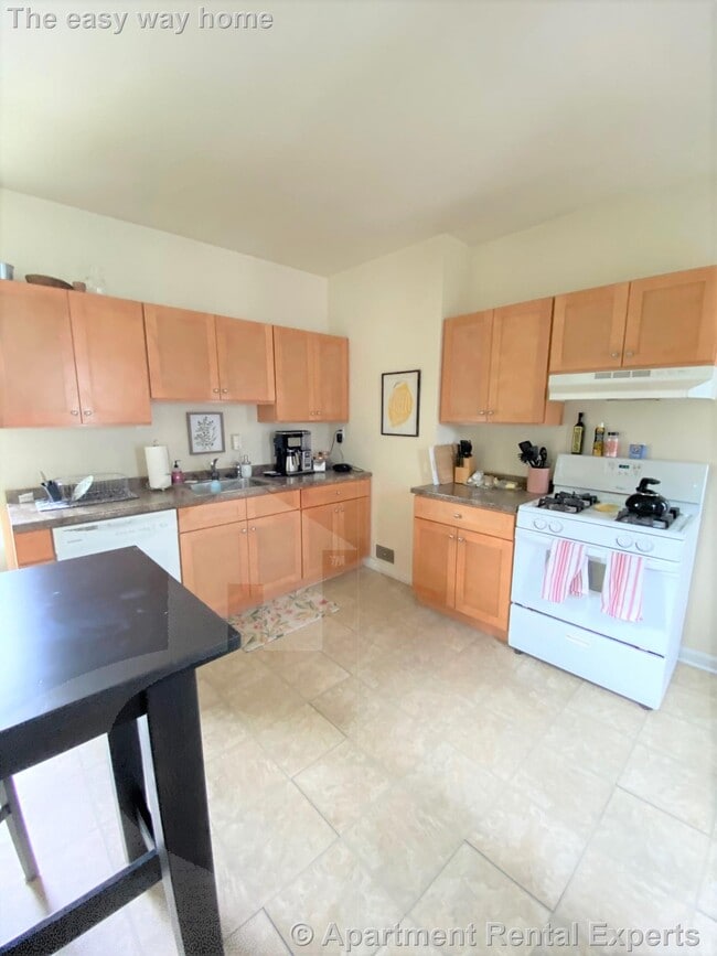 Building Photo - 14 Stickney Ave Unit #2