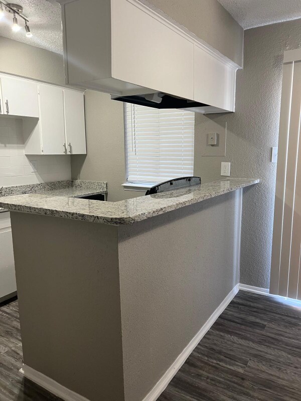 Photo - 3203 W Walnut Hill Ln Unidad 2