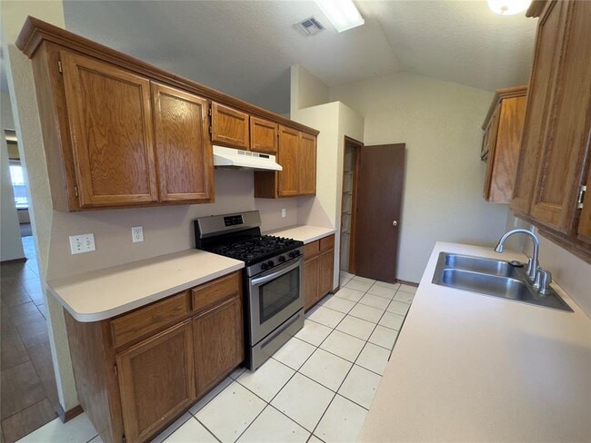 Photo - 623 Rimrock Rd