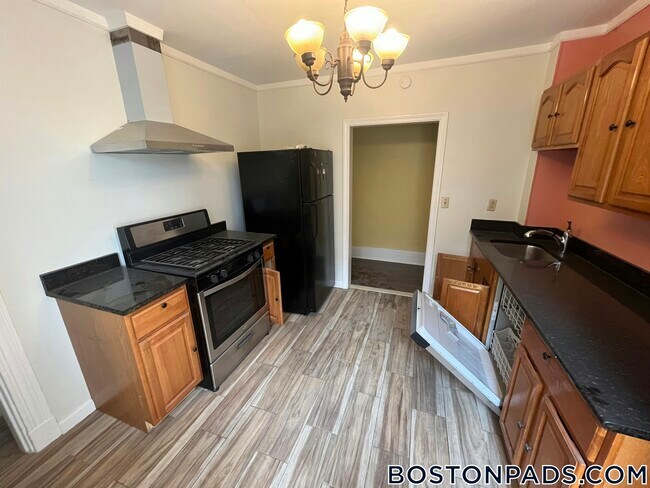 Building Photo - 12 Glenville Ave