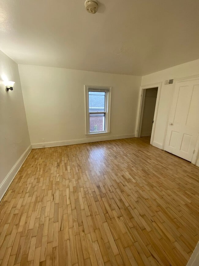 Building Photo - 677 Frederick St Unit 677 Frederick St A