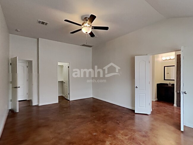 Photo - 101 Brook Shire