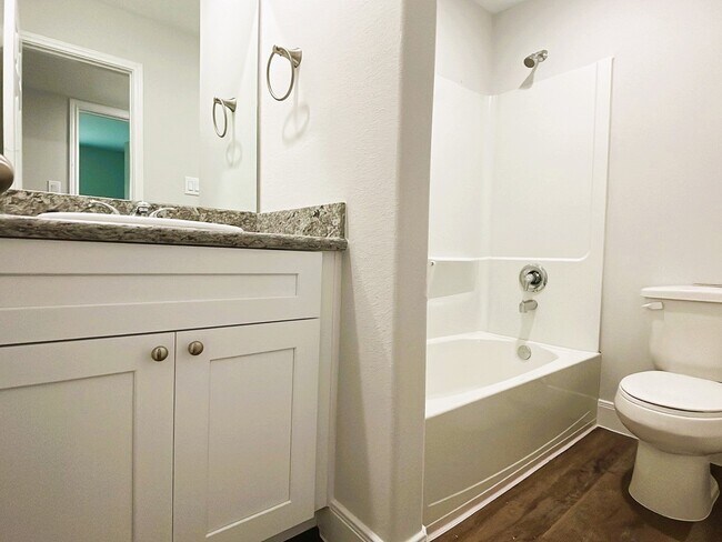 Photo - 711 S Houston Ave Unidad C