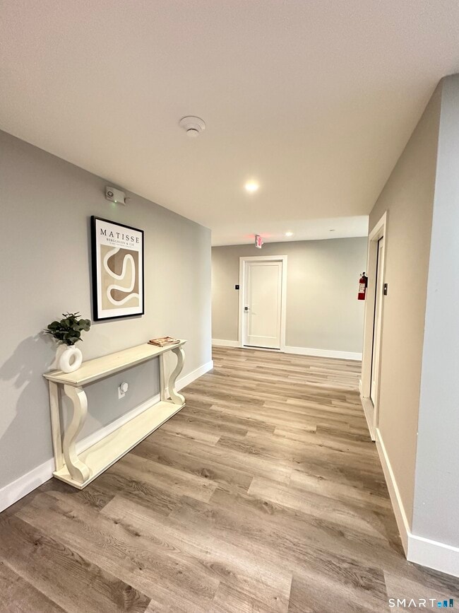 Photo - 528 Black Rock Tpke