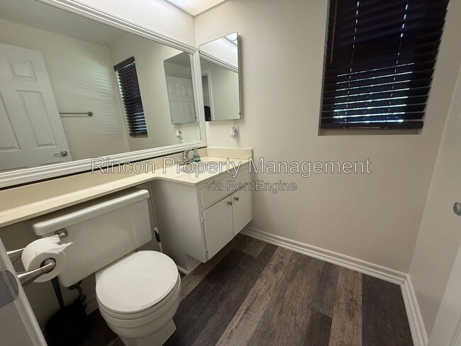 Photo - 694 Deerhunter Ln
