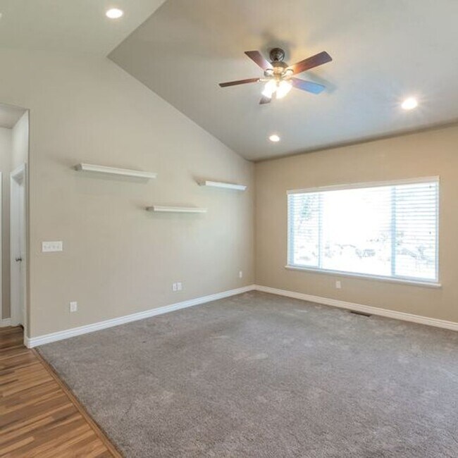 Photo - Lehi Rambler with charming cottage design
