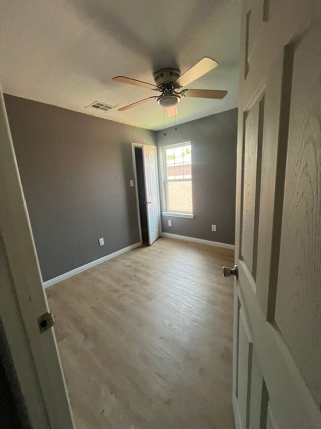 Photo - 3303 Toledo Dr Unit D
