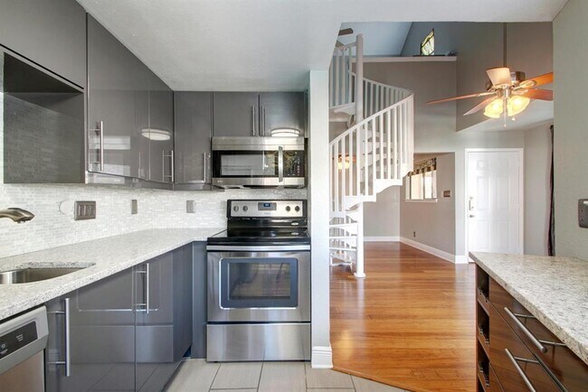 Building Photo - 2500 Burleson Rd Unit 319