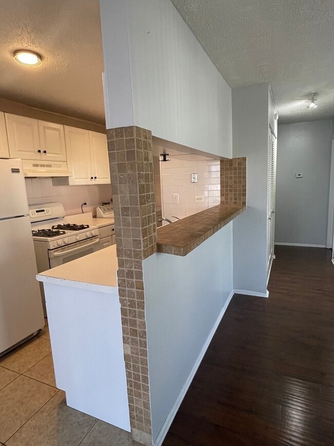 Photo - 479 James Ct Unit D