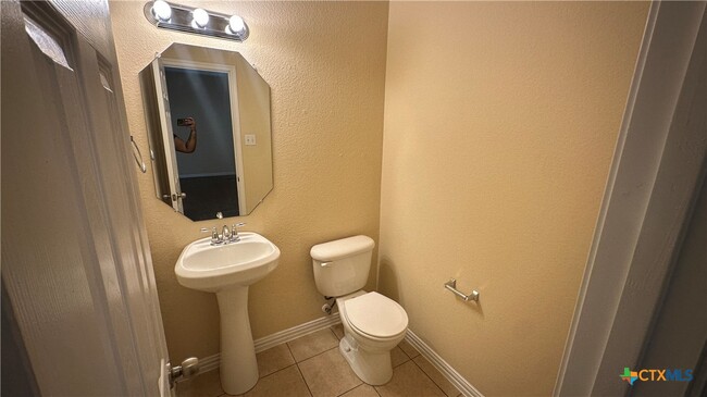 Photo - 834 Red Fern Dr