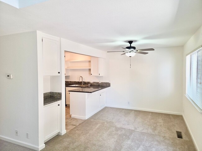 1203 W Parr Ave
