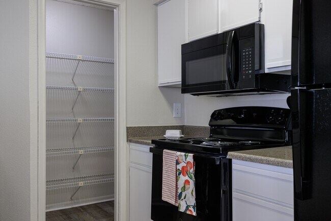 Skyler Ridge Apartments