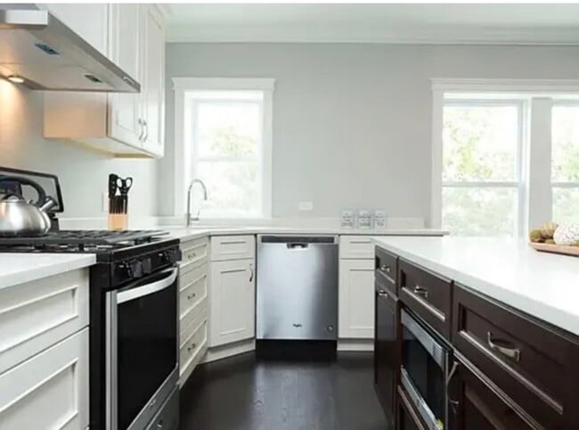 Photo - 3380 N Milwaukee Ave Unit 2A