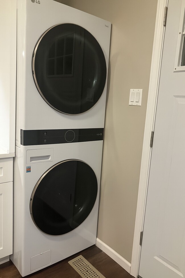 Photo - 9127 Central Ave